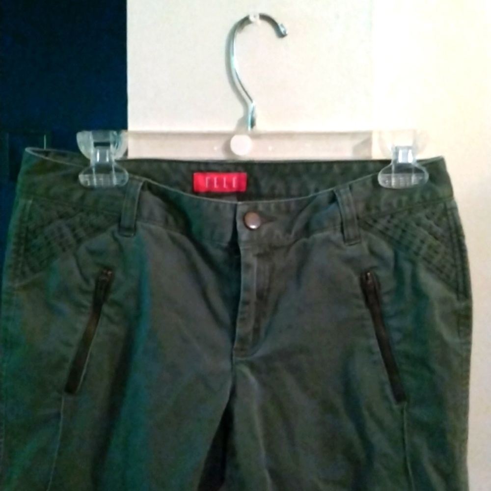 Size 6 Elle army green pants